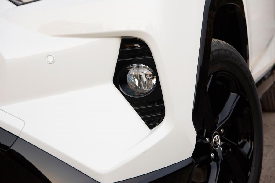 Детали экстерьера Toyota RAV4 XSE Hybrid 2018 года  (NA) (фото 28 из 71)